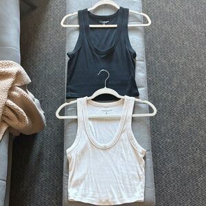 Abercrombie & Fitch black and white scoop neck tank set